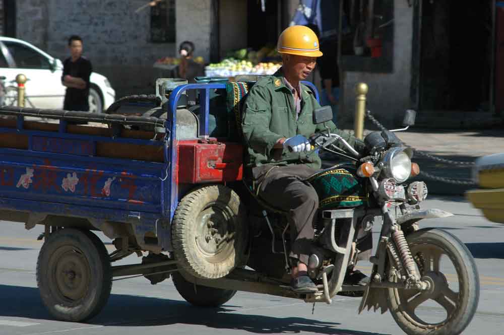 23 - Tibet - Lhasa, triciclo